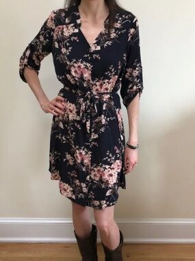 41 Hawthorn Floral Button-Up Blouse EUC - Navy Blue and Pink